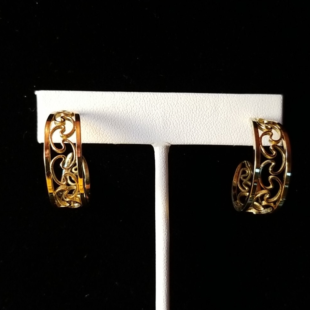 Cut out hoop earrings